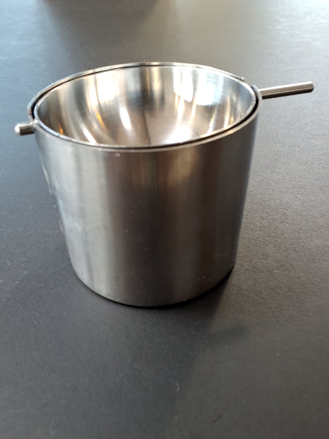 Stelton lille askebæger med vippelåg